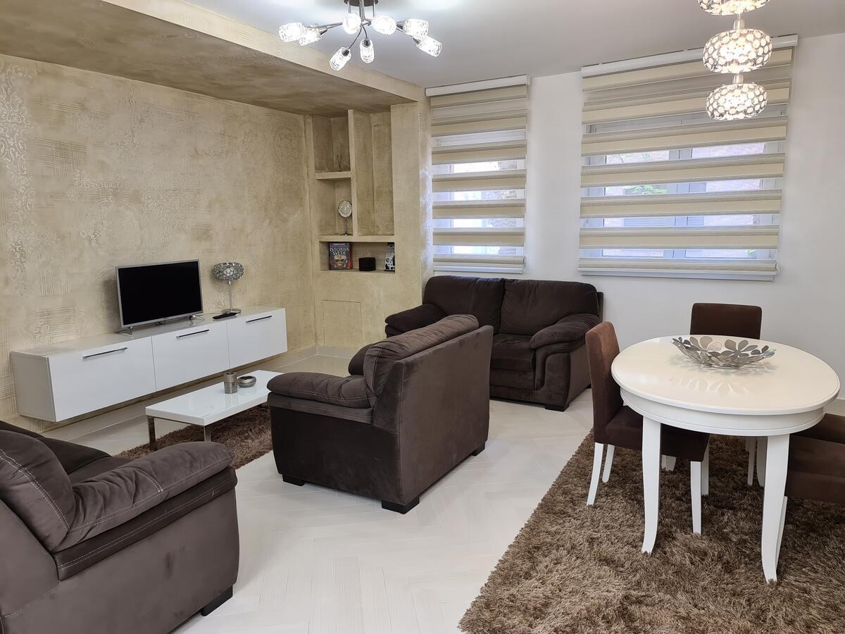 Adonis Apartment Novi Sad Buitenkant foto
