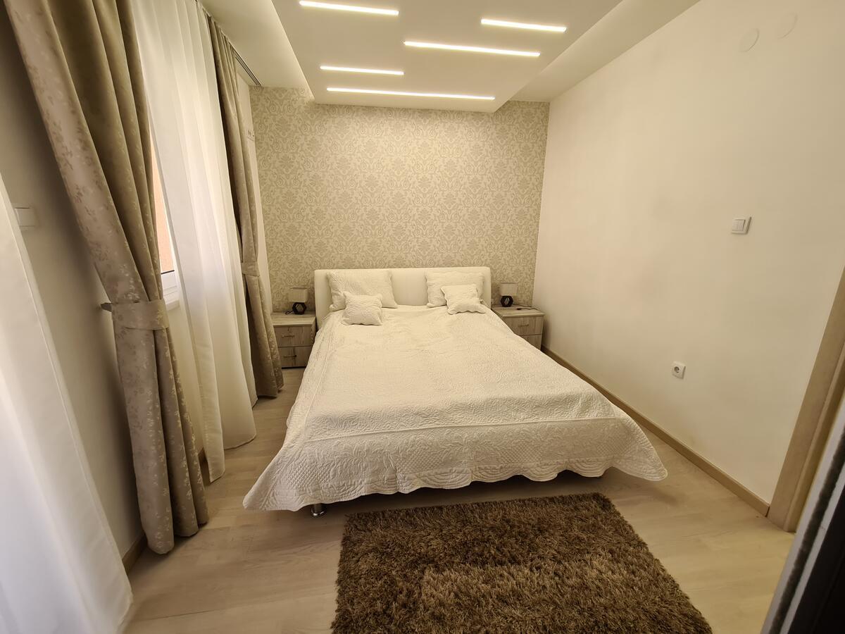 Adonis Apartment Novi Sad Buitenkant foto