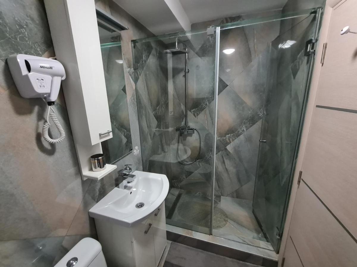 Adonis Apartment Novi Sad Buitenkant foto